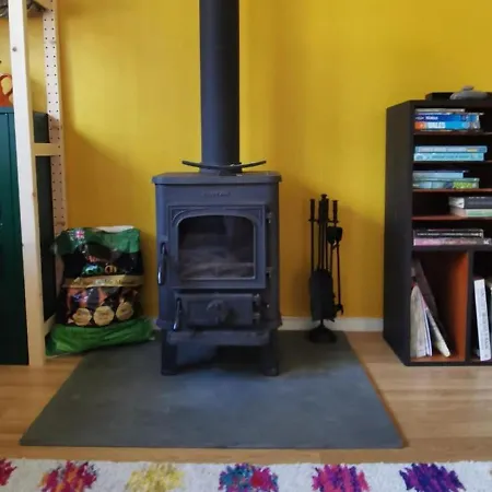 Charming Cabin Near Snowdonia National Park Карнарвон Экстерьер фото